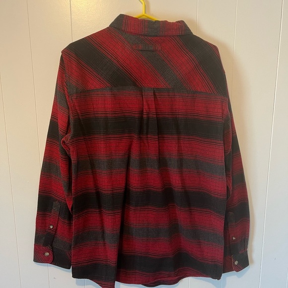 Legendary Whitetails flannel shirt NWT - Picture 2 of 3